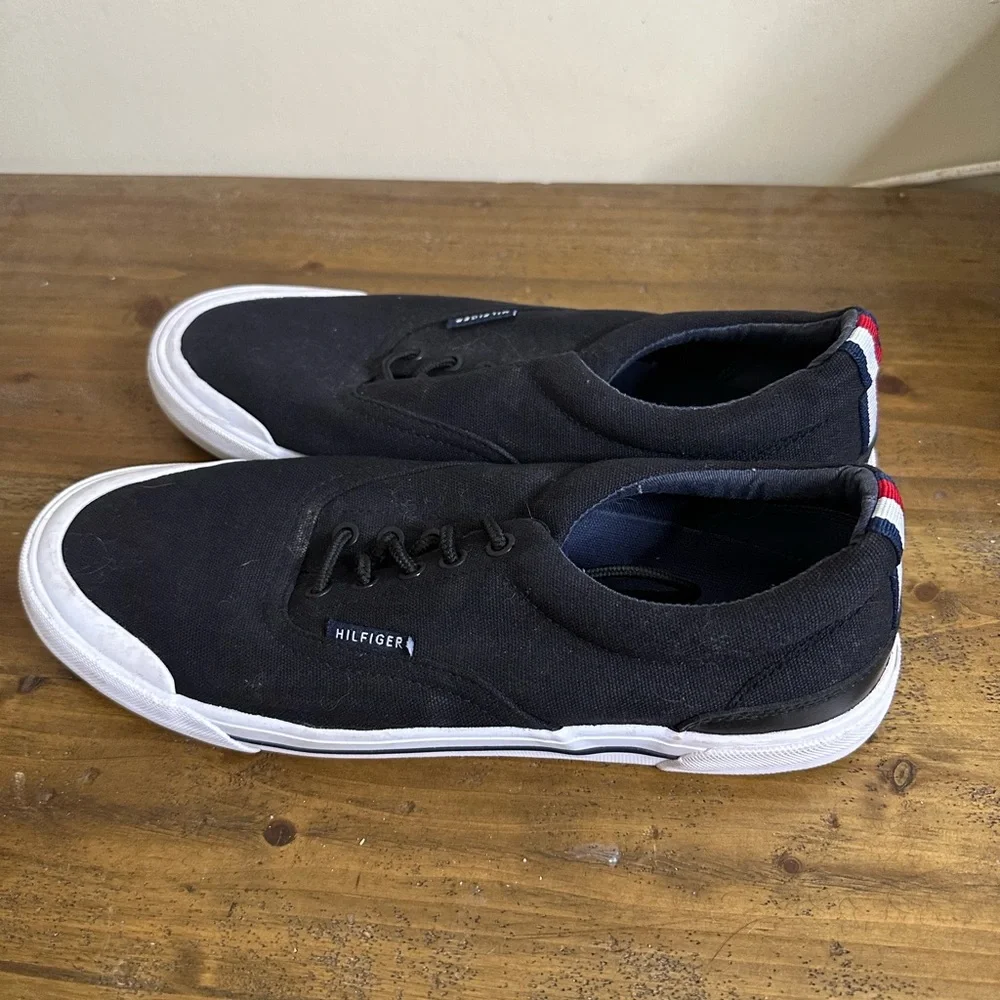TOMMY HILFIGER Men's Pallet Sneakers size 9.5